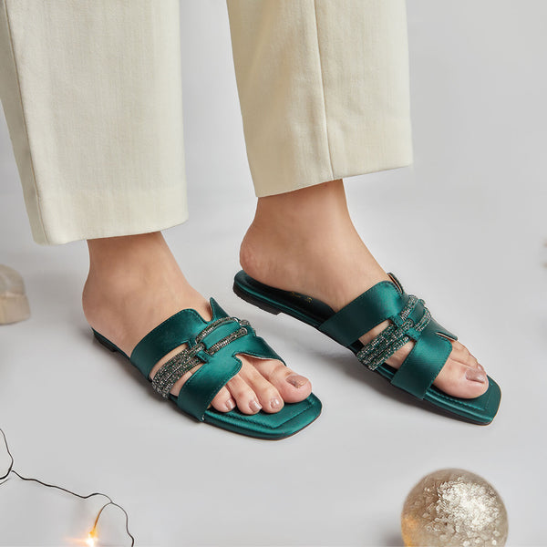 Alondra Decore slides