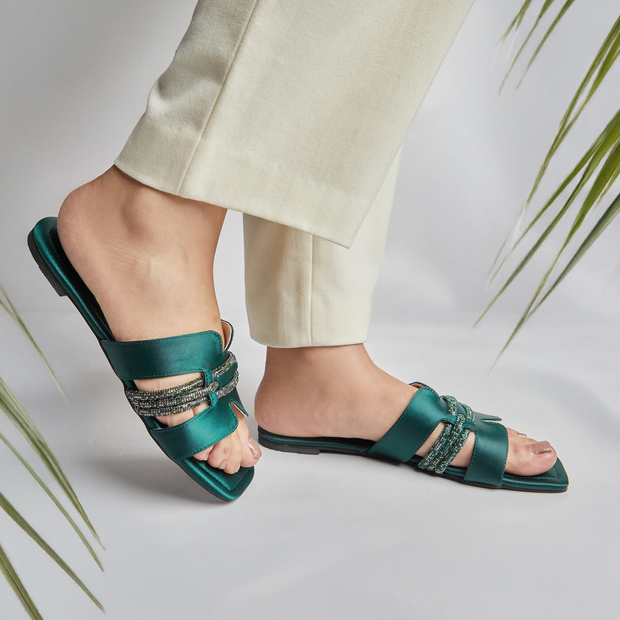 Alondra Decore slides