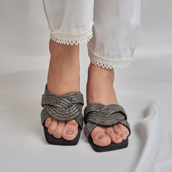 DIAMANTE CROSSOVER COMFORT HEEL - BLACK