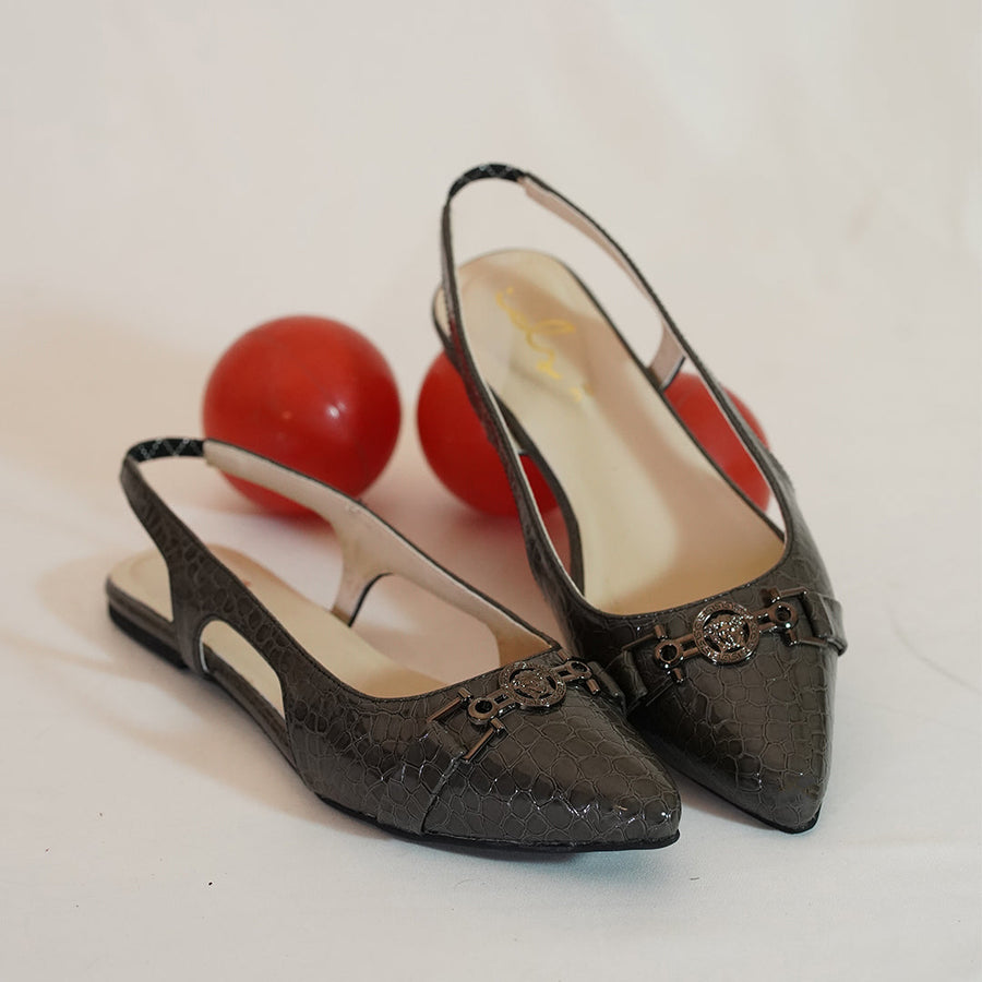 Febo croc closed toe flats