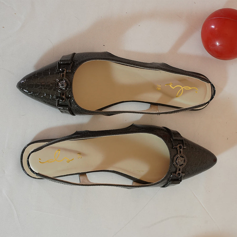 Febo croc closed toe flats