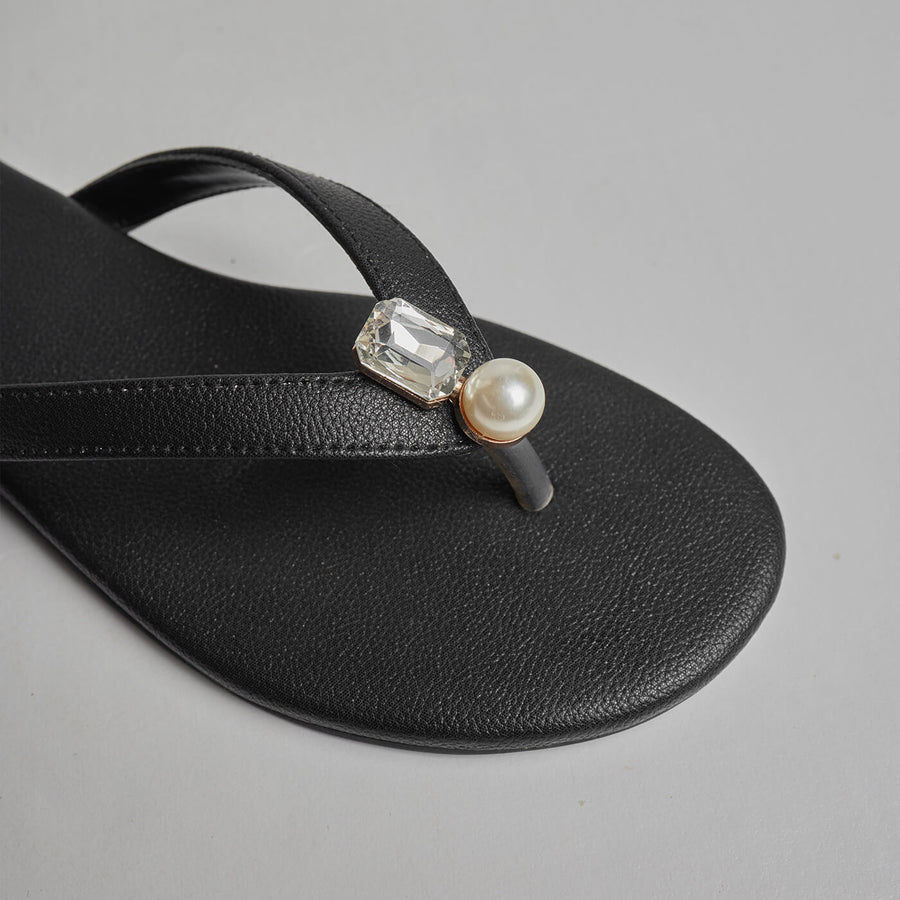 Crystal Dew Pearl Chapal - White