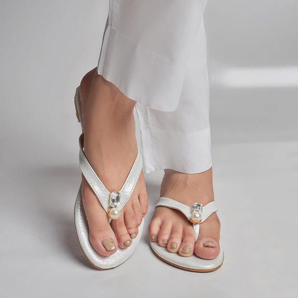 Crystal Dew Pearl Chapal - White