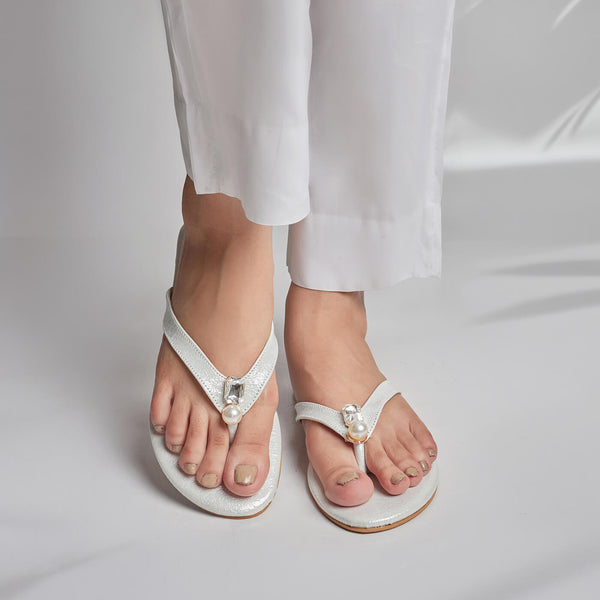Crystal Dew Pearl Chapal - White